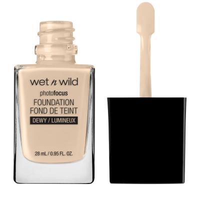 Wet n Wild Photo Focus Dewy Make up για γυναίκες 28 ml Απόχρωση Nude Ivory