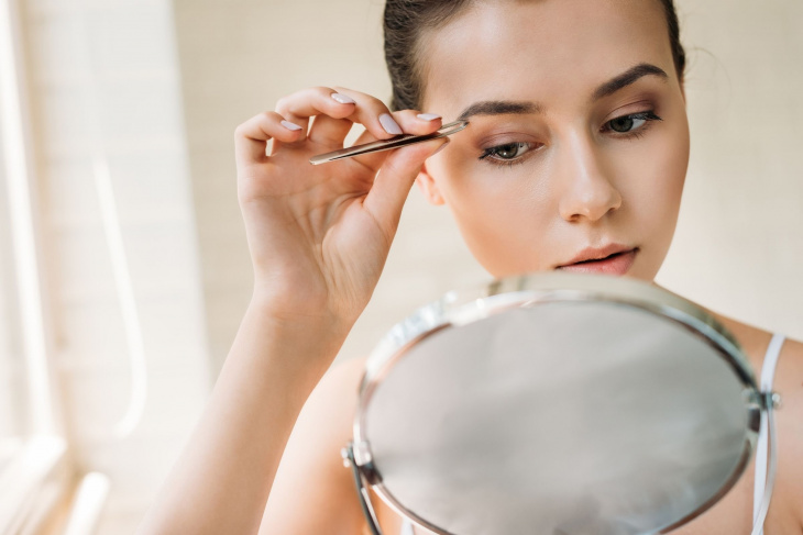 Διαμόρφωση φρυδιών