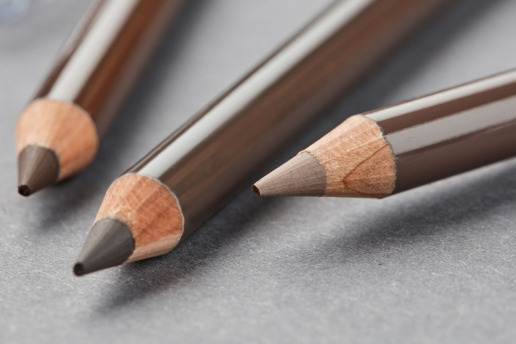 Μολύβια για τα φρύδια