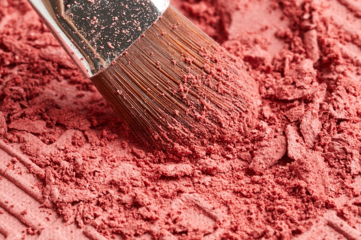 Πώς να επιλέξετε την απόχρωση του ρουζ