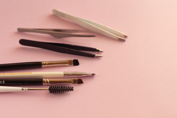 Διαμόρφωση φρυδιών