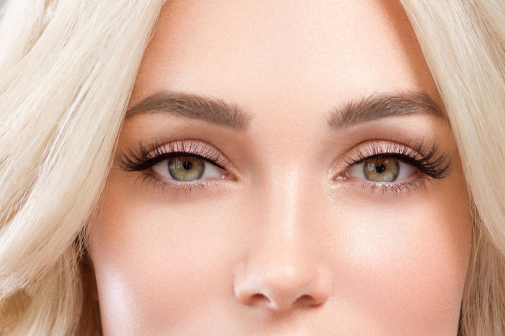 Φροντίδα βλεφαρίδων