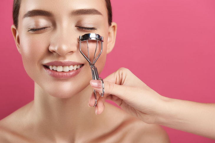 Καμπυλωτές βλεφαρίδες